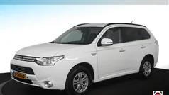 Gebruikt 2014 Mitsubishi Outlander P-HEV Edition SUV | € 12.949 (Eerlijke prijs)