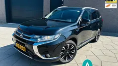Zwart Gebruikt 2015 Mitsubishi Outlander P-HEV Edition SUV | € 16.995 (Eerlijke prijs)
