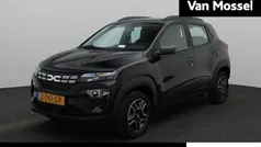 Zwart Gebruikt 2024 Dacia Spring Expression Hatchback | € 15.940 (Eerlijke prijs)