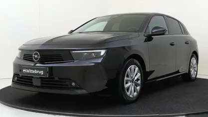 Zwart Occasion 2025 Opel Astra Business Edition Hatchback | € 24.425 (Goede deal)