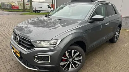 Grijs Gebruikt 2018 VW T-Roc Style SUV | € 19.999 (Eerlijke prijs)