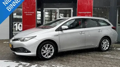 Occasion 2017 Toyota Auris Hybrid Trend Stationwagen | € 9.950 (Super prijs)