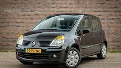 Zwart Gebruikt 2005 Renault Modus Luxe MPV | € 1.840 (Eerlijke prijs)