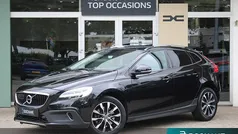 Onyx black (717) Gebruikt 2019 Volvo V40 CC Stationwagen | € 20.950 (Eerlijke prijs)