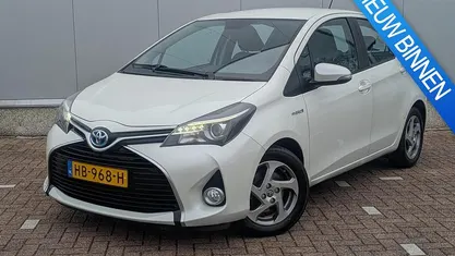 Occasion Toyota Yaris Hybrid 101 PK (74 kW) 2015 Wit Hatchback