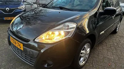 Occasion 2013 Renault Clio IV Authentique Hatchback | € 3.750 (Eerlijke prijs)