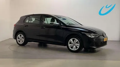 Gebruikt 2021 VW Golf VIII Life Hatchback | € 19.350 (Eerlijke prijs)