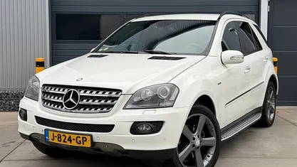 Wit Occasion 2008 Mercedes 320 SUV | € 7.899 (Eerlijke prijs)