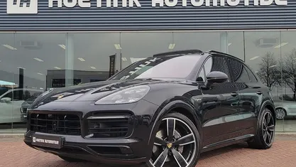 Zwart Gebruikt 2020 Porsche Cayenne SUV | € 69.940 (Eerlijke prijs)