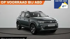 Cedar green (groen mica) Nieuw 2025 Dacia Duster Journey SUV | € 34.525 (Eerlijke prijs)