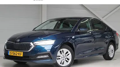 Blauw Occasion 2023 Skoda Octavia Business Line Hatchback | € 22.500 (Goede deal)