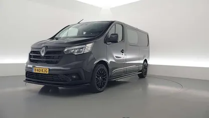 Occasion 2024 Renault Trafic Black Edition MPV | € 40.950 (Eerlijke prijs)