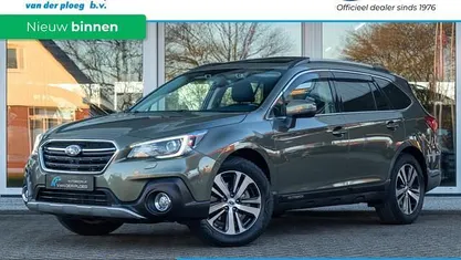 Groen (metallic) Gebruikt 2019 Subaru Outback Premium Stationwagen | € 21.950 (Super prijs)