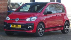 Rood Gebruikt 2018 VW up! Beats Hatchback | € 16.450 (Eerlijke prijs)