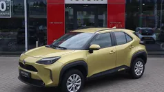 Geel, metallic lak Gebruikt 2024 Toyota Yaris Cross SUV | € 28.740 (Eerlijke prijs)