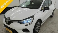Gebruikt 2022 Renault Clio V Equilibre Hatchback | € 15.495 (Eerlijke prijs)