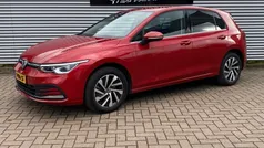 Rood Gebruikt 2022 VW Golf VIII Style Hatchback | € 27.900 (Eerlijke prijs)
