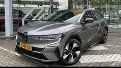 Grijs Gebruikt 2024 Renault Mégane Evolution Hatchback | € 29.840 (Eerlijke prijs)