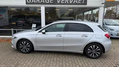 Zilver (metallic) Gebruikt 2019 Mercedes A180 Business Hatchback | € 20.950 (Super prijs)