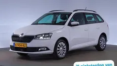 Wit, metallic lak Gebruikt 2021 Skoda Fabia Ambition Stationwagen | € 10.945 (Eerlijke prijs)