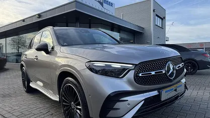 Grijs (metallic) Gebruikt 2024 Mercedes GLC300e AMG line SUV | € 66.950 (Goede deal)