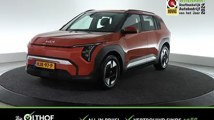 Oranje Occasion 2025 Kia EV3 Air SUV | € 32.500 (Eerlijke prijs)