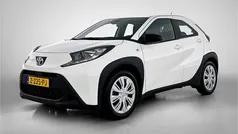 Wit Gebruikt 2024 Toyota Aygo Play Hatchback | € 17.445 (Eerlijke prijs)