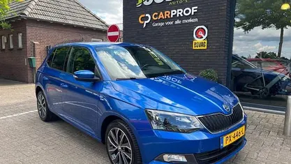 Blauw, metallic lak Gebruikt 2018 Skoda Fabia Drive Hatchback | € 8.950 (Eerlijke prijs)