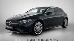 Zwart Gebruikt 2023 Mercedes A250 AMG line Hatchback | € 35.450 (Eerlijke prijs)