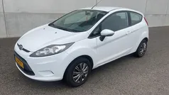 Wit Gebruikt 2010 Ford Fiesta Titanium Hatchback | € 1.499 (Eerlijke prijs)