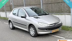 Grijs Gebruikt 2005 Peugeot 206 Hatchback | € 2.150 (Eerlijke prijs)