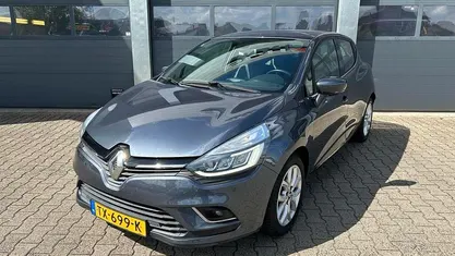Grijs Gebruikt 2018 Renault Clio IV Intens Hatchback | € 11.830 (Eerlijke prijs)