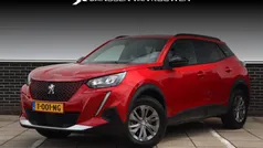 Rood Gebruikt 2023 Peugeot e-2008 Style SUV | € 22.945 (Eerlijke prijs)