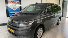 Grijs Gebruikt 2023 VW Multivan Style Van | € 44.950 (Goede deal)