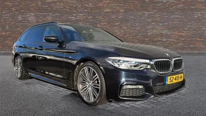 Zwart Occasion 2018 BMW 520 M Sport Stationwagen | € 21.999 (Eerlijke prijs)