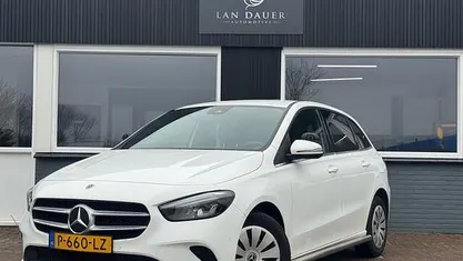 Wit Occasion 2022 Mercedes 200 MPV | € 9.750 (Eerlijke prijs)