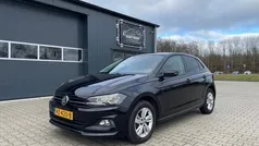 Zwart, metallic lak Gebruikt 2018 VW Polo Comfortline Hatchback | € 11.950 (Eerlijke prijs)