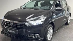 Zwart Gebruikt 2022 Dacia Sandero Comfort Hatchback | € 15.695 (Eerlijke prijs)
