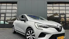 Gebruikt 2022 Renault Clio V Equilibre Hatchback | € 14.400 (Eerlijke prijs)