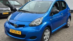 Blauw Gebruikt 2010 Toyota Aygo Hatchback | € 2.950 (Eerlijke prijs)