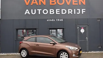Bruin Occasion 2016 Hyundai i20 Comfort Hatchback | € 10.950 (Eerlijke prijs)