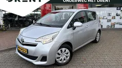 Grijs Gebruikt 2011 Toyota Verso-S MPV | € 9.450 (Eerlijke prijs)