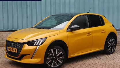 Occasion Peugeot 208 GT-line 102 PK (75 kW) 2019 Geel Hatchback