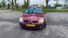 Rood Gebruikt 2002 Renault Clio II Hatchback | € 1.300 (Super prijs)