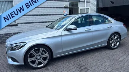 Grijs Occasion 2016 Mercedes C300 Prestige Sedan | € 22.950 (Eerlijke prijs)