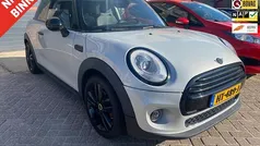 Wit Gebruikt 2016 Mini Cooper Business Hatchback | € 11.500 (Goede deal)