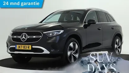 Donker obsidiaanzwart metallic Occasion 2024 Mercedes GLC300 SUV | € 58.750 (Super prijs)