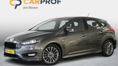 Grijs Gebruikt 2018 Ford Focus ST-Line Hatchback | € 14.145 (Eerlijke prijs)