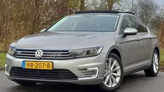 Grijs (metallic) Occasion 2016 VW Passat GTE Sedan | € 13.950 (Eerlijke prijs)