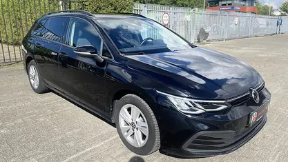 Gebruikt 2021 VW Golf VIII IQ Drive Stationwagen | € 19.999 (Goede deal)